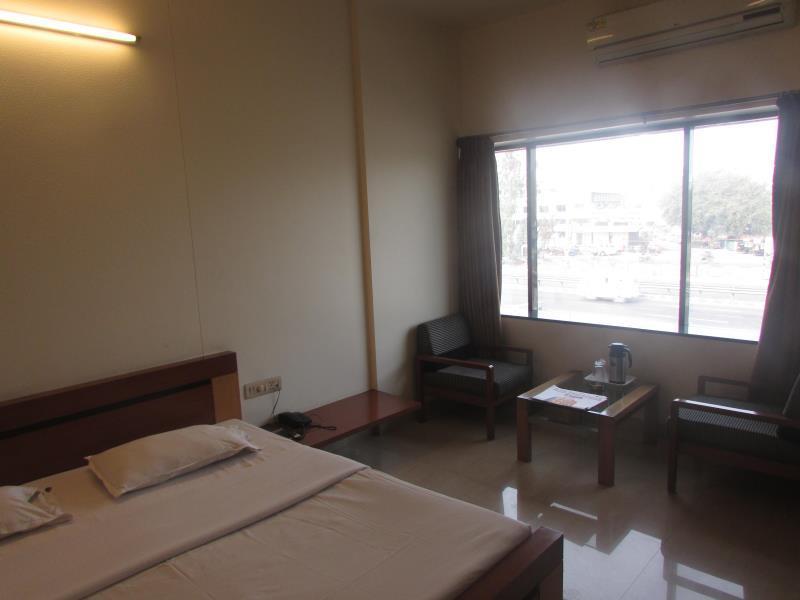 Hotel Surya Renaissance Nashik Εξωτερικό φωτογραφία